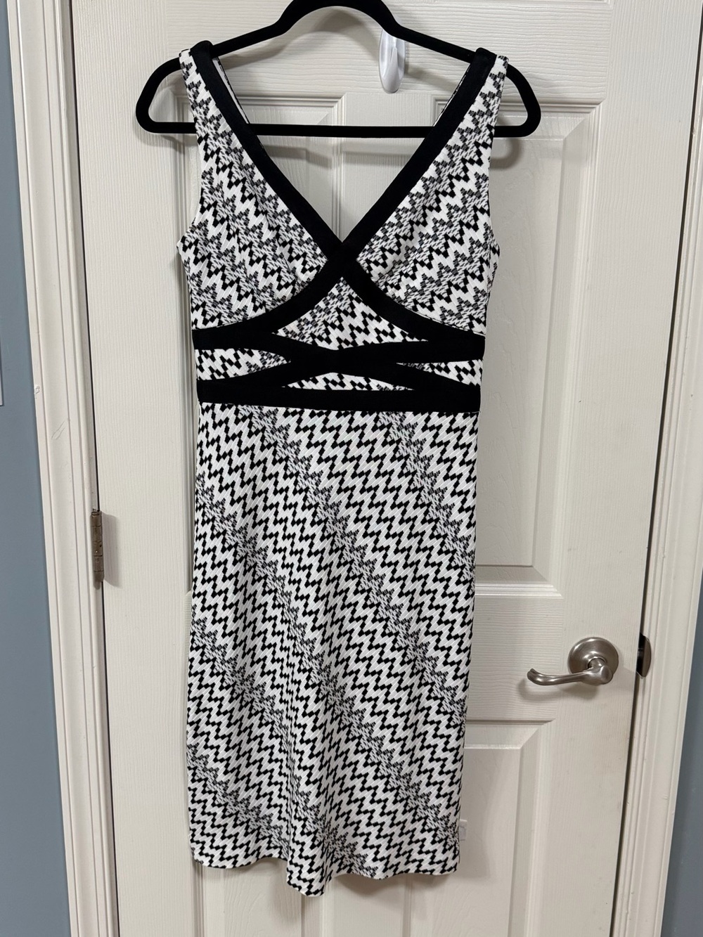 Kay Unger V-Neckline Black & White Midi Dress Vintage